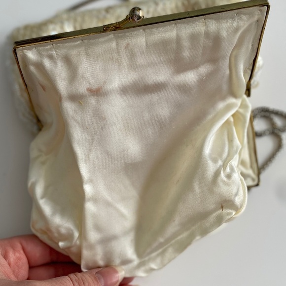 La Regale Cream and Silver Sequin Clutch - Picture 5 of 10